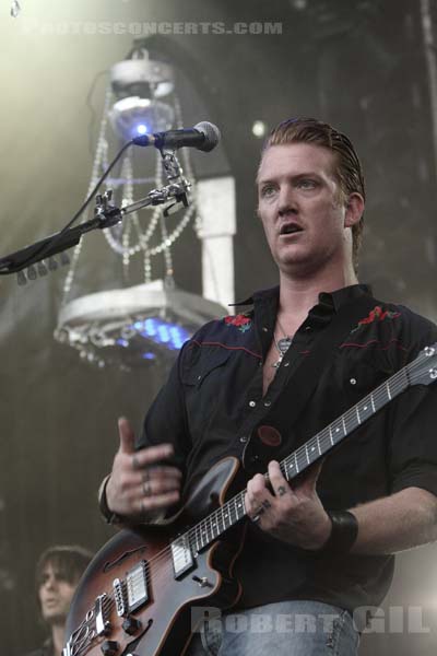 QUEENS OF THE STONE AGE - 2007-07-01 - CERGY - Base de Loisirs - Joshua Michael Homme III - Dean Anthony Fertita